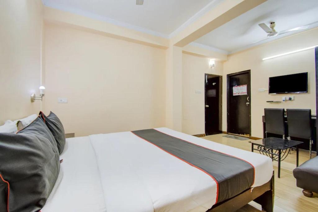 Dover Inn By Bookmerihotel โกลกาตา ภายนอก รูปภาพ