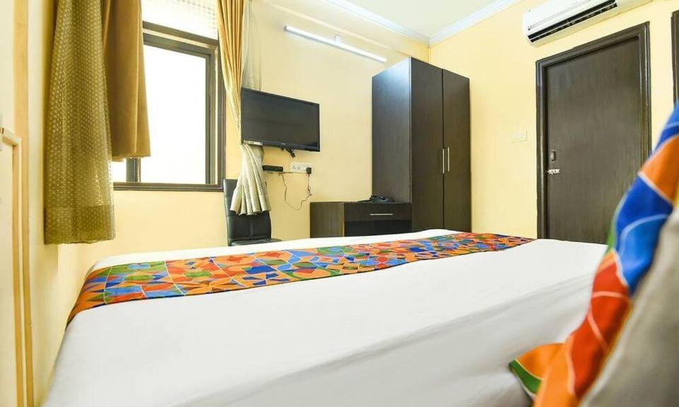 Dover Inn By Bookmerihotel โกลกาตา ภายนอก รูปภาพ