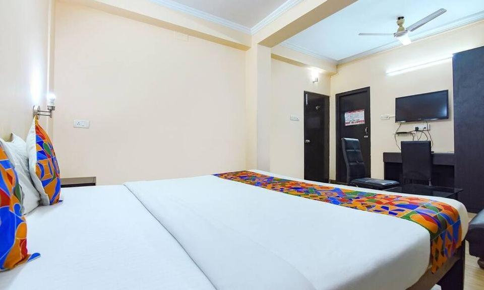 Dover Inn By Bookmerihotel โกลกาตา ภายนอก รูปภาพ