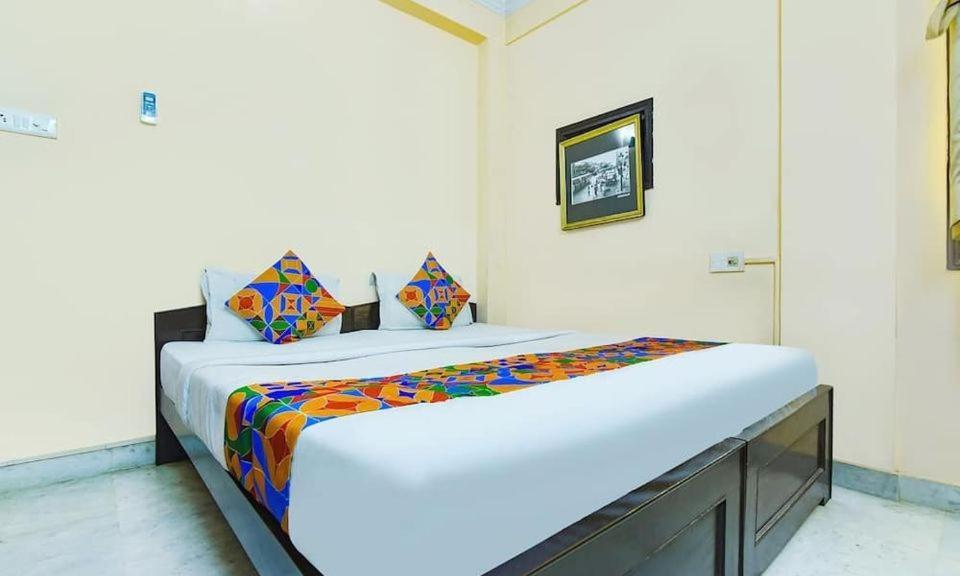Dover Inn By Bookmerihotel โกลกาตา ภายนอก รูปภาพ